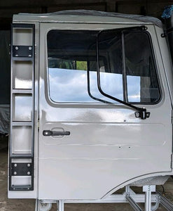 Seitenleiter Mercedes Unimog Aufstieg Leiter